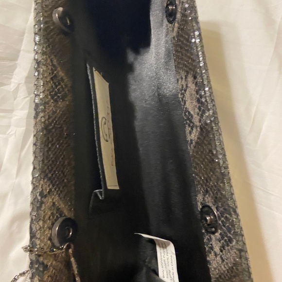 BIG BUDDA Sequined Camo Clutch - Picture 6 of 8